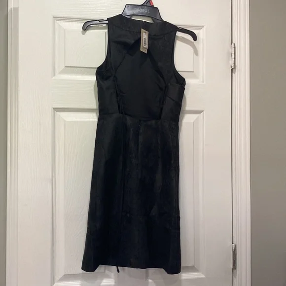 NWT - Picture 3 of 4